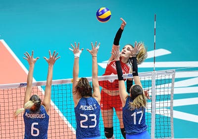 Lee más sobre el artículo Vóley femenino: CAÍDA EN SETS CORRIDOS PARA LAS PANTERAS