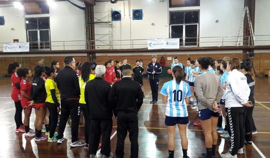Lee más sobre el artículo Handball femenina: ARGENTINA DERROTÓ A PUERTO RICO EN AMISTOSO INTERNACIONAL