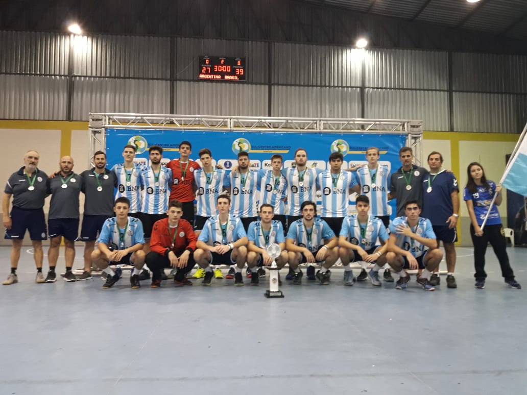 Lee más sobre el artículo Handball masculino: ARGENTINA CONSIGUIÓ LA CLASIFICACION AL MUNDIAL DE MACEDONIA