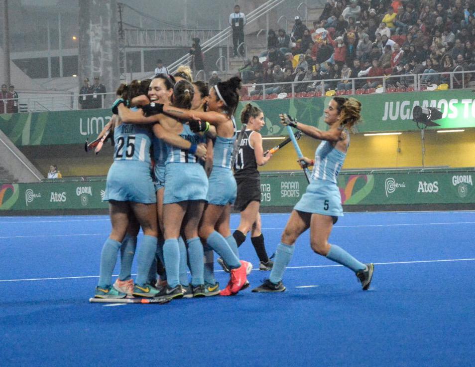 Lee más sobre el artículo Juegos Lima 2019: HOCKEY CÉSPED, GOLEADA DE LAS LEONAS QUE SE QUEDARON EL ORO Y LA PLAZA OLÍMPICA