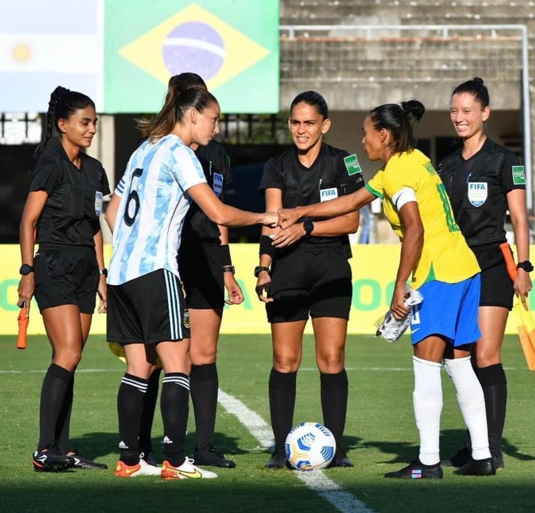 Fútbol femenino: LAS CHICAS DE LA SELECCIÓN ARGENTINA CAYERON ANTE BRASIL
