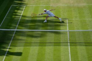 Lee más sobre el artículo Tenis: SCHWARTZMAN VA POR MÁS EN EL CÉSPED LONDINENSE