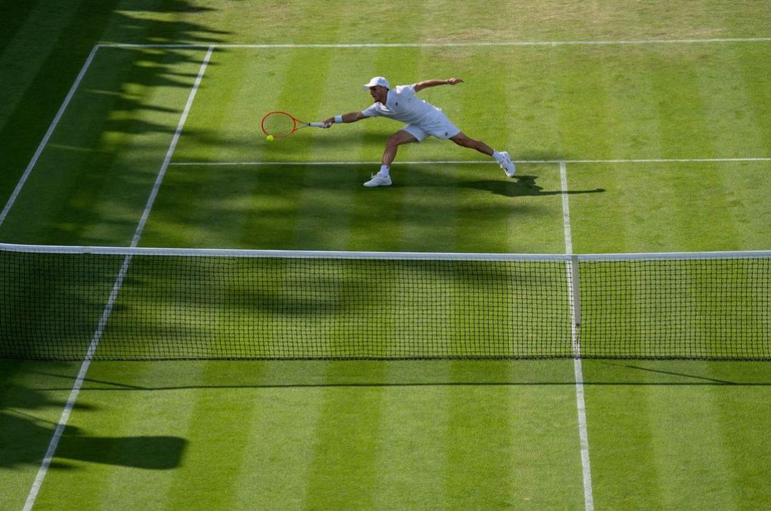 Tenis: SCHWARTZMAN VA POR MÁS EN EL CÉSPED LONDINENSE