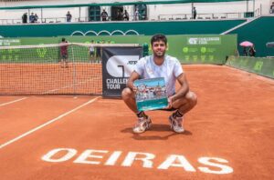 Lee más sobre el artículo Tenis masculino: FACUNDO DÍAZ ACOSTA CAMPEÓN EN LISBOA