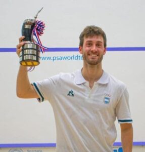 Lee más sobre el artículo Squash: FESTEJOS DE LEANDRO ROMIGLIO EN CHACO Y EN ASUNCIÓN