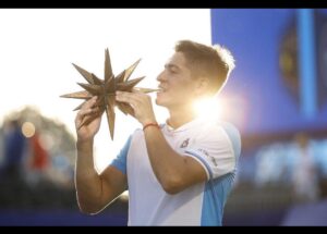 Lee más sobre el artículo Tenis masculino: NUEVO CAMPEONATO PARA SEBASTIÁN BÁEZ