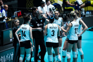 Lee más sobre el artículo Vóley femenino: LAS PANTERAS ESTÁN JUGANDO EL PREOLÍMPICO EN TOKIO