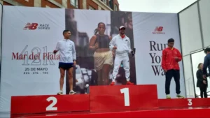 Lee más sobre el artículo Atletismo: NATACHA CASTAÑO Y JOSÉ FÉLIX SÁNCHEZ GANARON EL TRADICIONAL MARATON DE MAR DEL PLATA