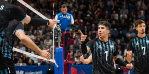 Lee más sobre el artículo Voley masculino: VNL | VICTORIA ARGENTINA CONTRA CANADÁ EN TIE BREAK
