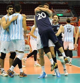 Lee más sobre el artículo Voley: IMPORTANTE VICTORIA DE LA SELECCIÓN MASCULINA FRENTE A IRÁN EN LA APERTURA DE LA COPA DEL MUNDO JAPÓN 2015